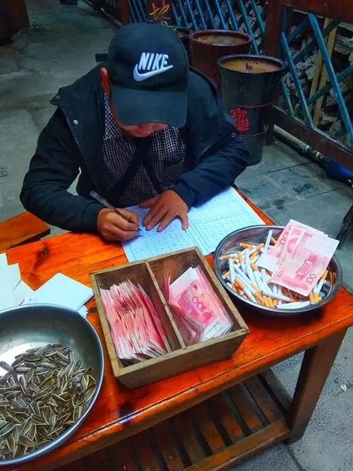 白事随礼钱有什么讲究白事随礼有什么说法