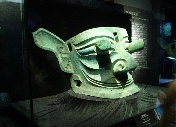 三星堆是哪个朝代的距今多少年？三星堆是哪个朝代的文物